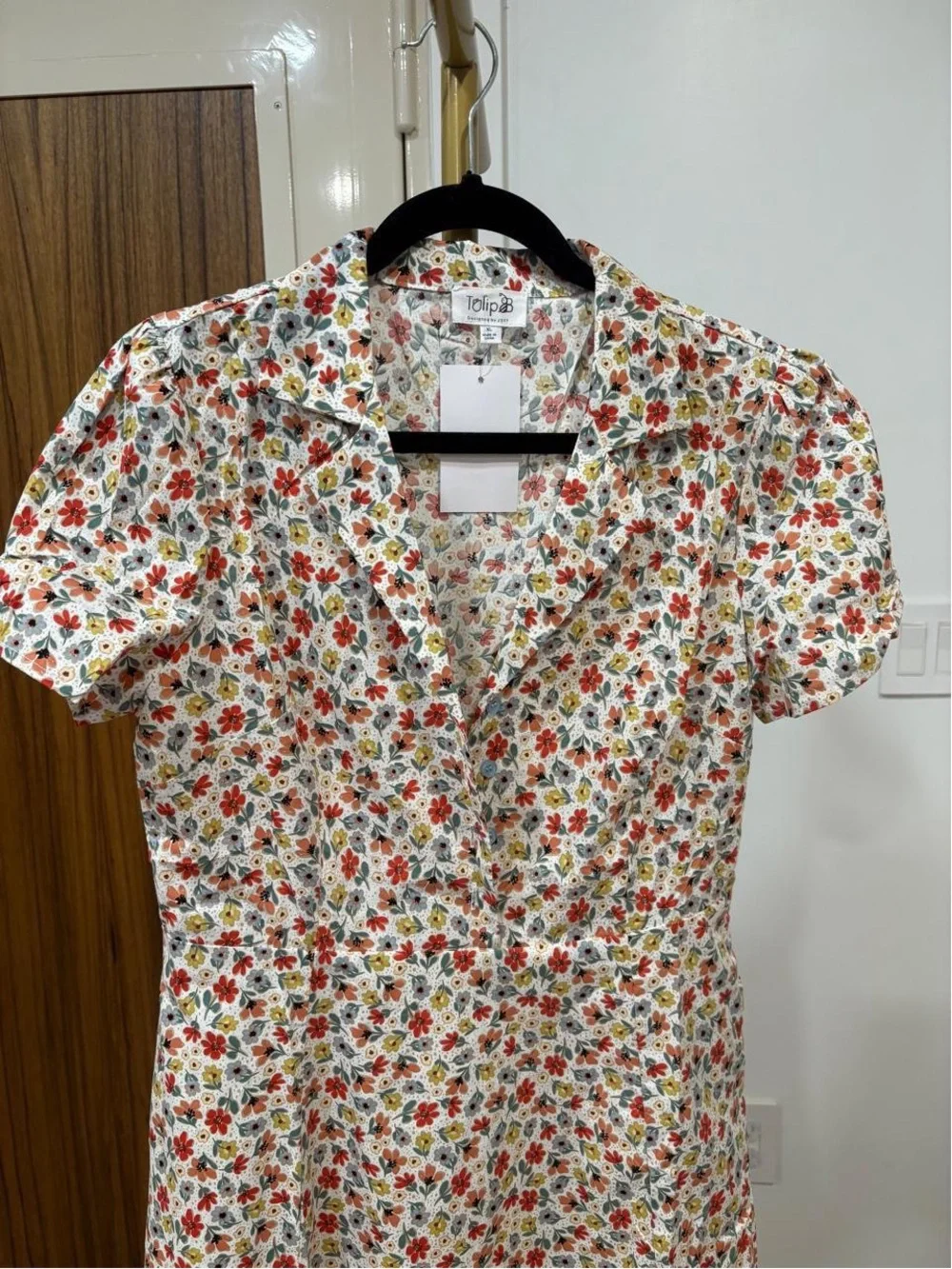 Tulip B feminine line